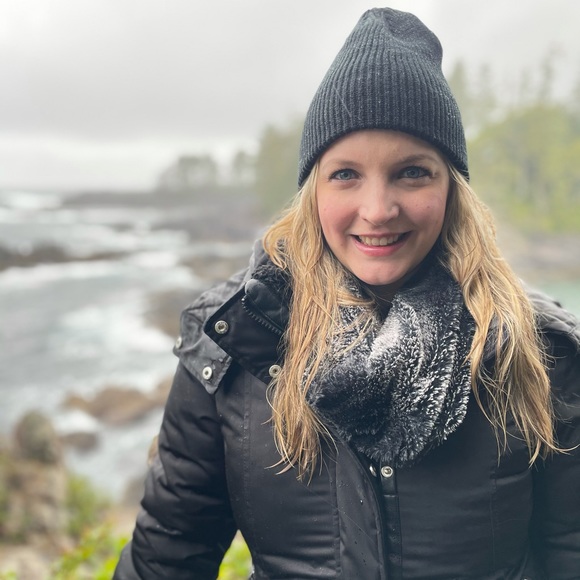 Meet your Posher, Amanda - Picture 1 of 1